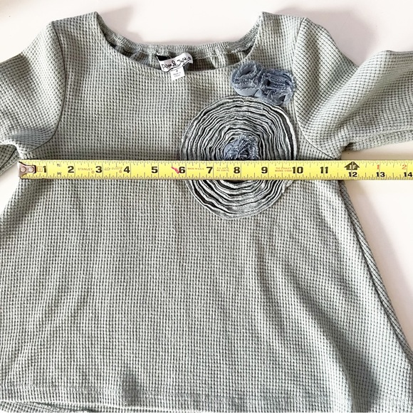 Pippa & Julie Knit Top With Flower Appliqué - Picture 10 of 15